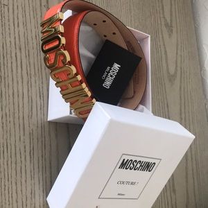 Moschino Belt Genuine leather Made in Italy.